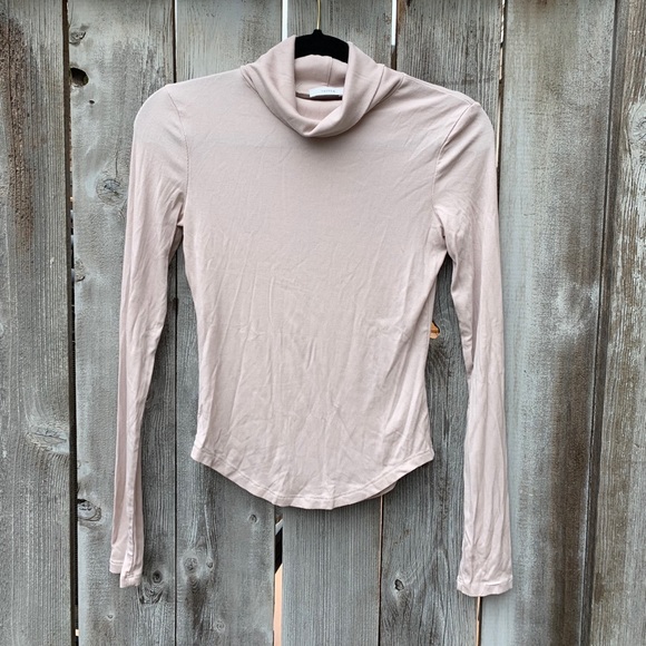 Talula Hackney Turtleneck long Sleeve - Picture 2 of 3